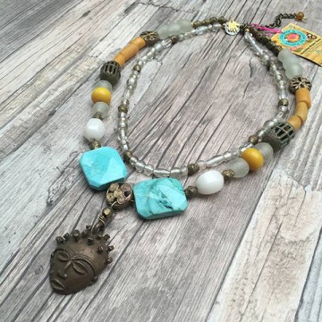 Bijzondere Afrikaanse ketting in wit, geel en Turquoise stenen @ StyleTrash.nl