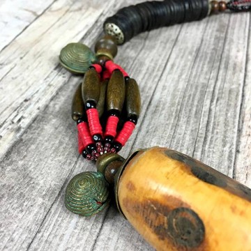 Boho ketting met Bone beads en African brass kralen  @ StyleTrash.nl