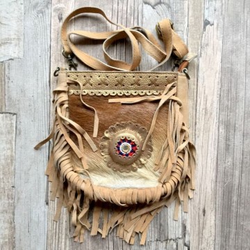 Banjara bag small   beige suede met vacht en franje styletrashnl   17 12 057