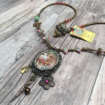Gypsy ketting met rozen cabuchon hanger @ StyleTrash.nl