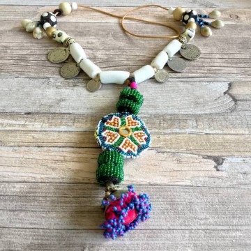 Boho ketting Kuchi ketting met kralen, Tribal munten en Cowrie schelpen - 10@ StyleTrash.nl