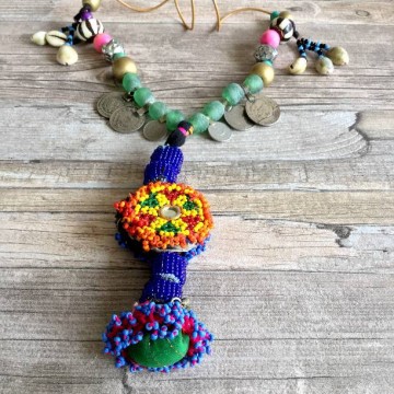 Gypsy lange leren Banjara Kuchi ketting met kralen, Tribal munten en Cowrie schelpen @ StyleTrash.nl