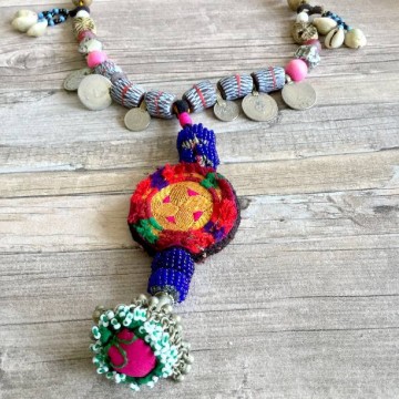 Gypsy lange leren Banjara Kuchi ketting met kralen, Tribal munten en Cowrie schelpen - 09@ StyleTrash.nl
