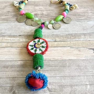 Boho Kuchi ketting met kralen, Tribal munten en Cowrie schelpen - 12 @ StyleTrash.nl