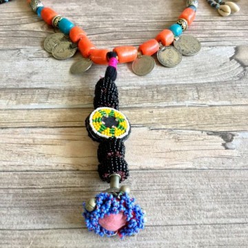 Boho Kuchi ketting met kralen, Tribal munten en Cowrie schelpen - 18 @ StyleTrash.nl