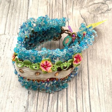 Unieke Gypsy armband gehaakt blauwe kraaltjes @ StyleTrash.nl