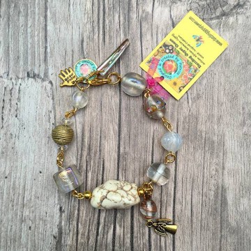 Romantische armband in creme en goud @ StyleTrash.nl