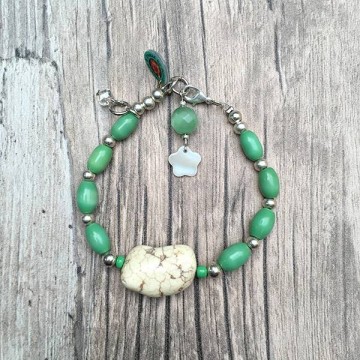 Geluksarmband met edelstenen & witte Turqoise steen @ StyleTrash.nl