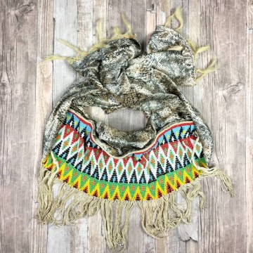 Schitterende sjaal met kraaltjes in Native Patroon @ StyleTrash.nl