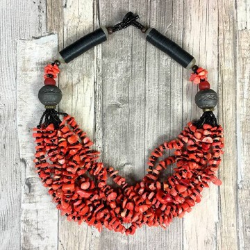 Gypsy ketting met oranje Chip beads, African brass kralen @ StyleTrash.nl