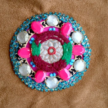 Suedine gilet met franje en gekleurd band en pompoms styletrashnl   002c