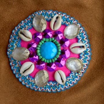 Suedine gilet met franje en gekleurd band en pompoms styletrashnl   003c