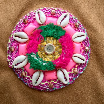 Suedine gilet met franje en gekleurd band en pompoms styletrashnl   006c