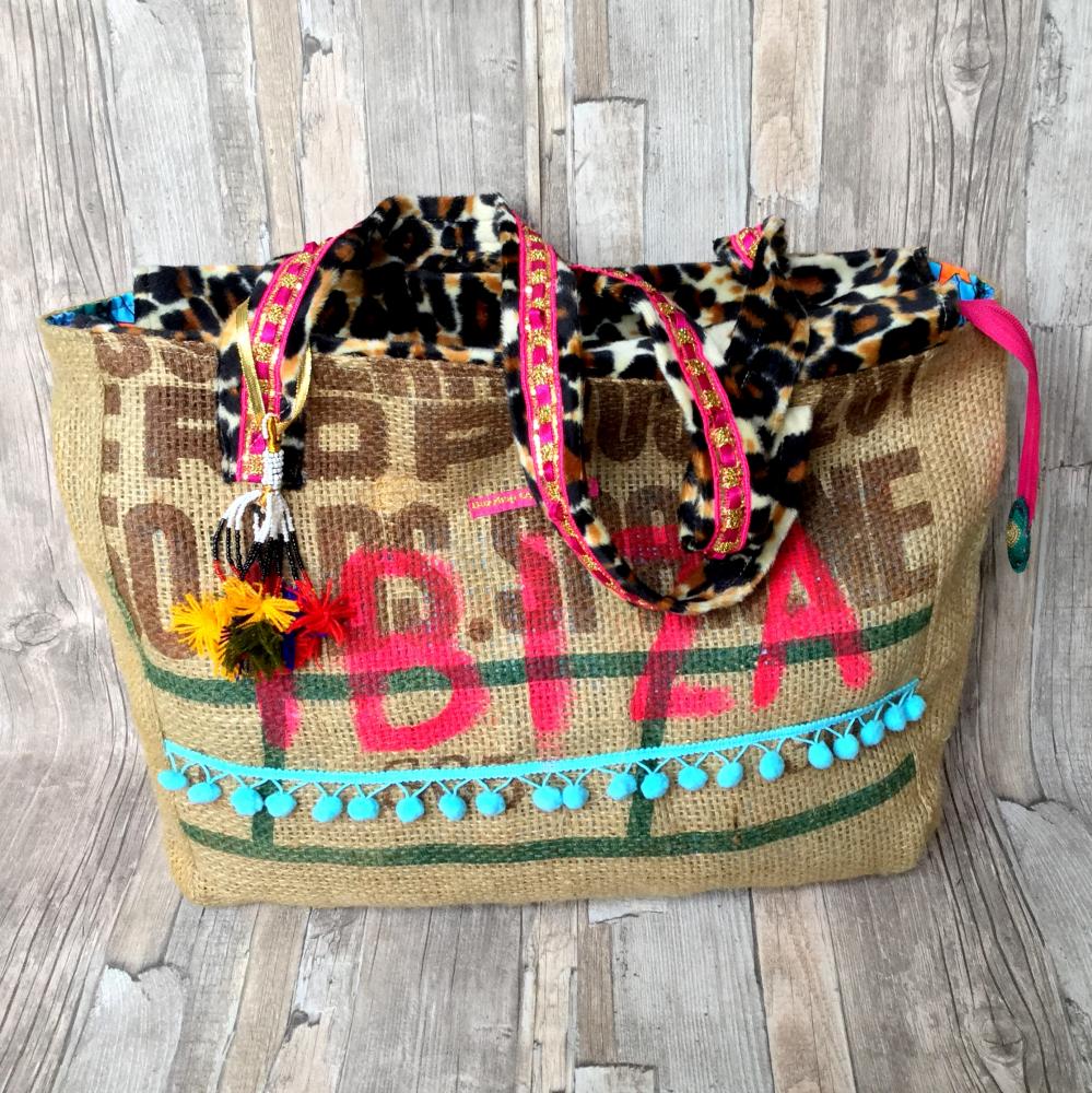 Gypsy Ibiza strandtas van jute by Dazzling Gypsy Queen at www.styleTrash.nl