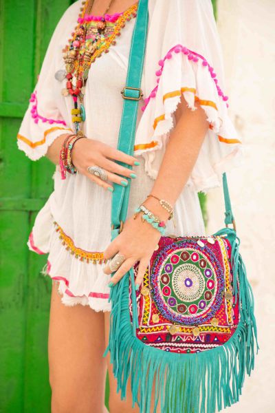 Ibiza Boho Girl met Turquoise Banjara tas en Kuchi ketting @Styletrash.nl